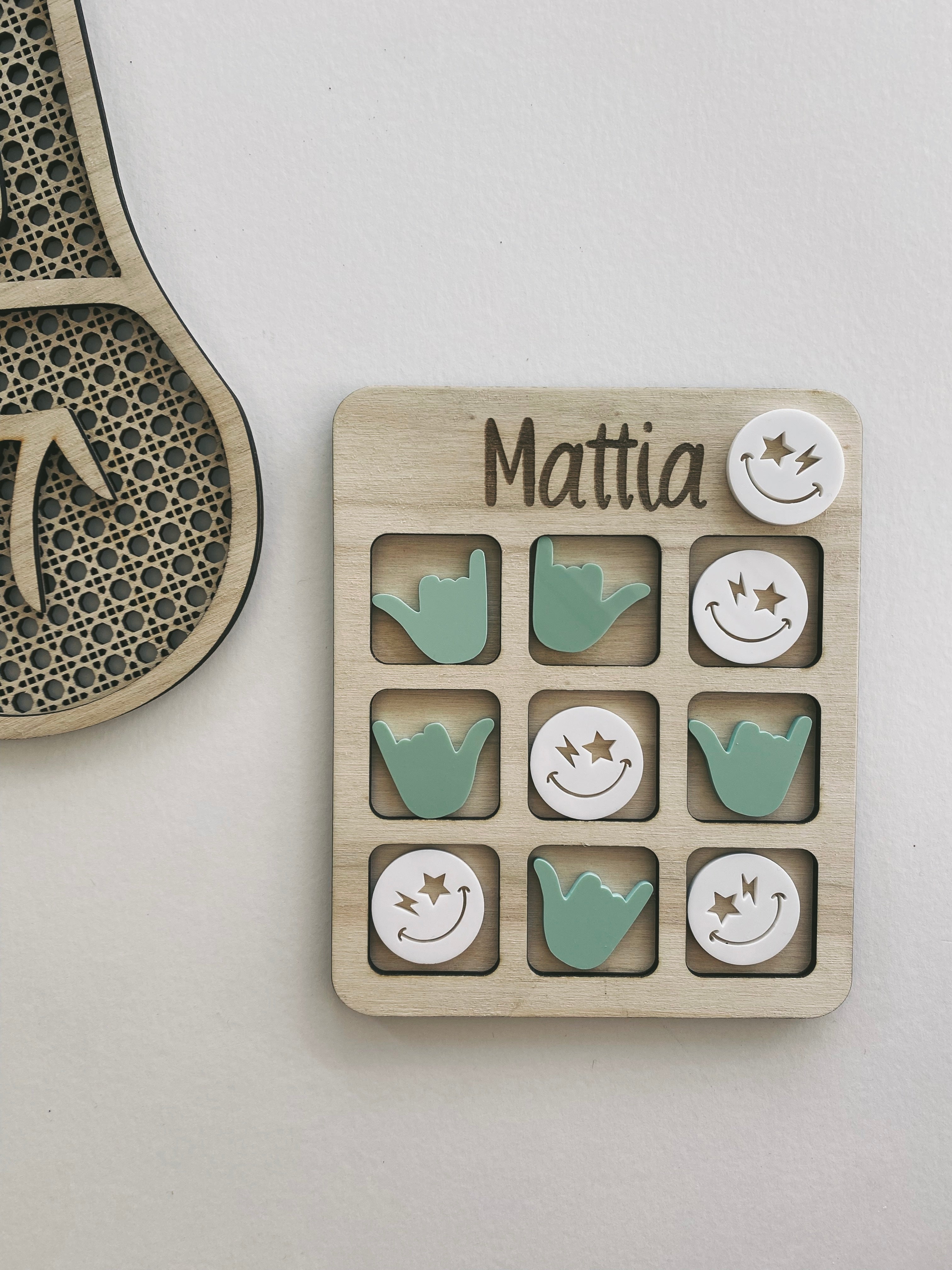 Jeu du morpion en bois – Smileys colorés